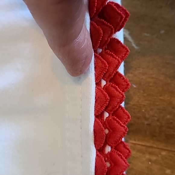 NWT Set of 2 dish towels, red and white - Picture 3 of 6